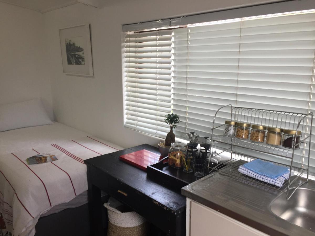 Апартаменты Just A Bed Стелленбос Экстерьер фото